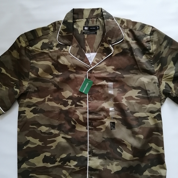 Simons Camo Shirt Small NWT - Picture 2 of 7